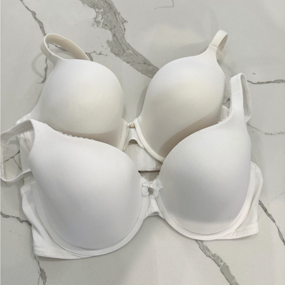 Victoria’s Secret lined perfect coverage set of 2 white size 38D